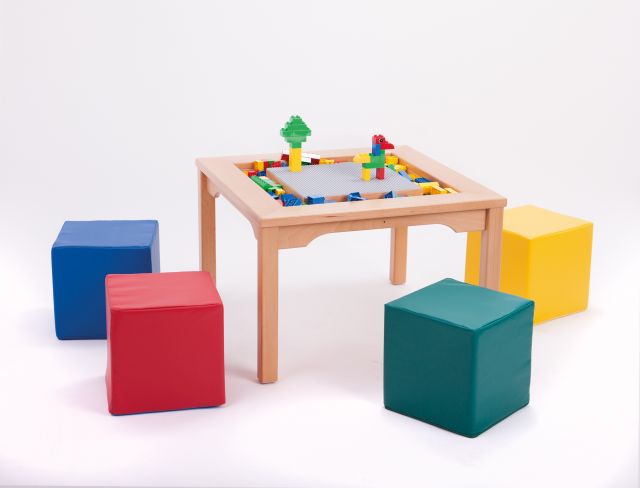 Speeltafel voor Lego en Duplo met 4 gekleurde foamkubussen