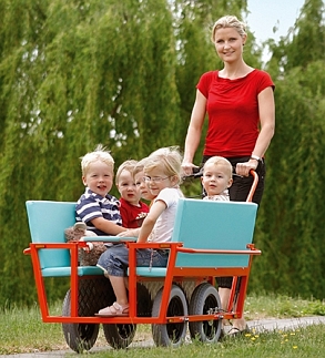 Kinderwagen  met 6 zitplaatsen
