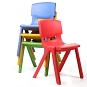 Set van 5 stapelbare stoelen van kunststof. ROOD